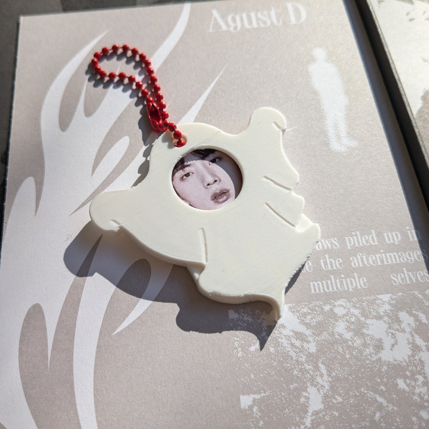 Ghost Photo Holder