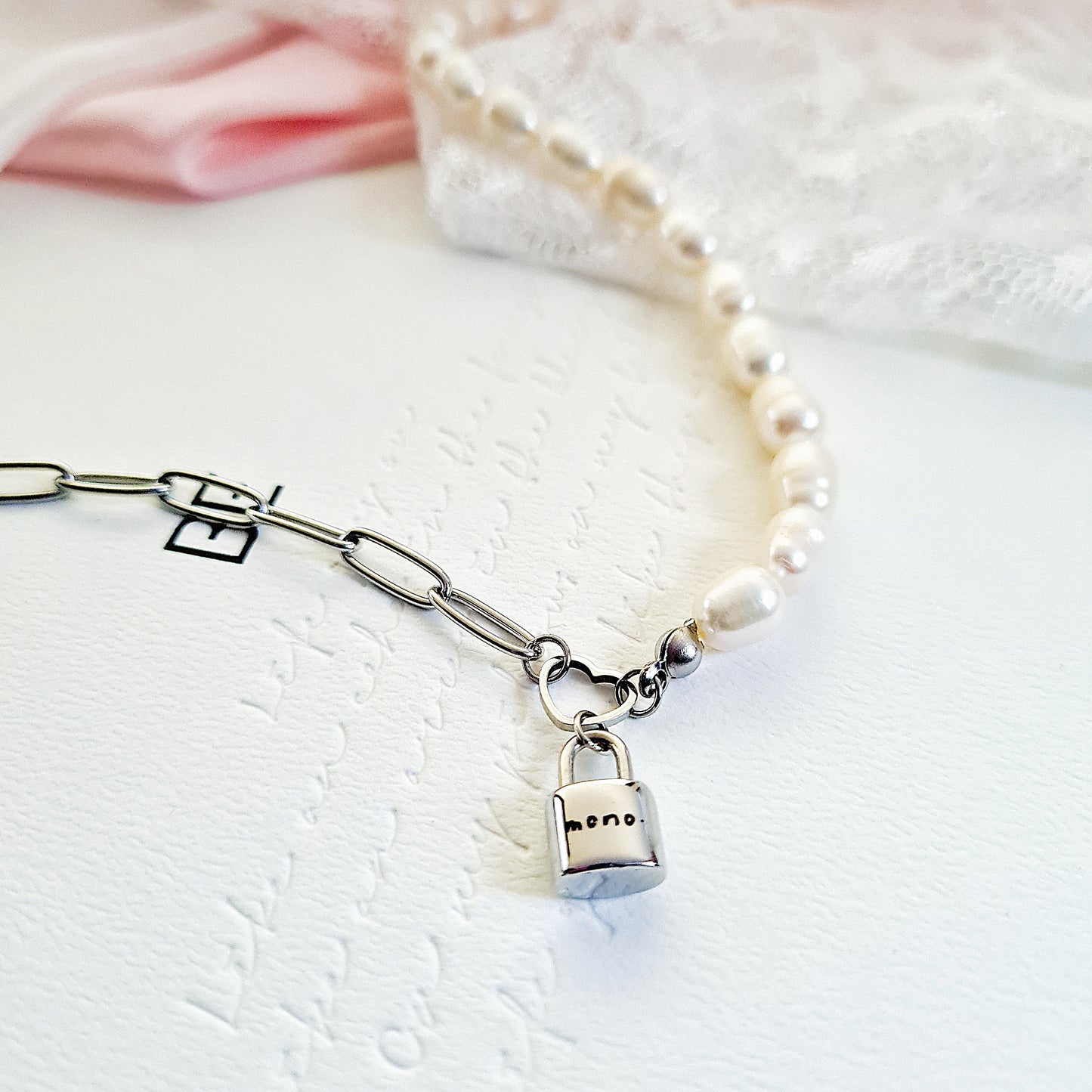 Mono Pearl Necklace & Bracelet