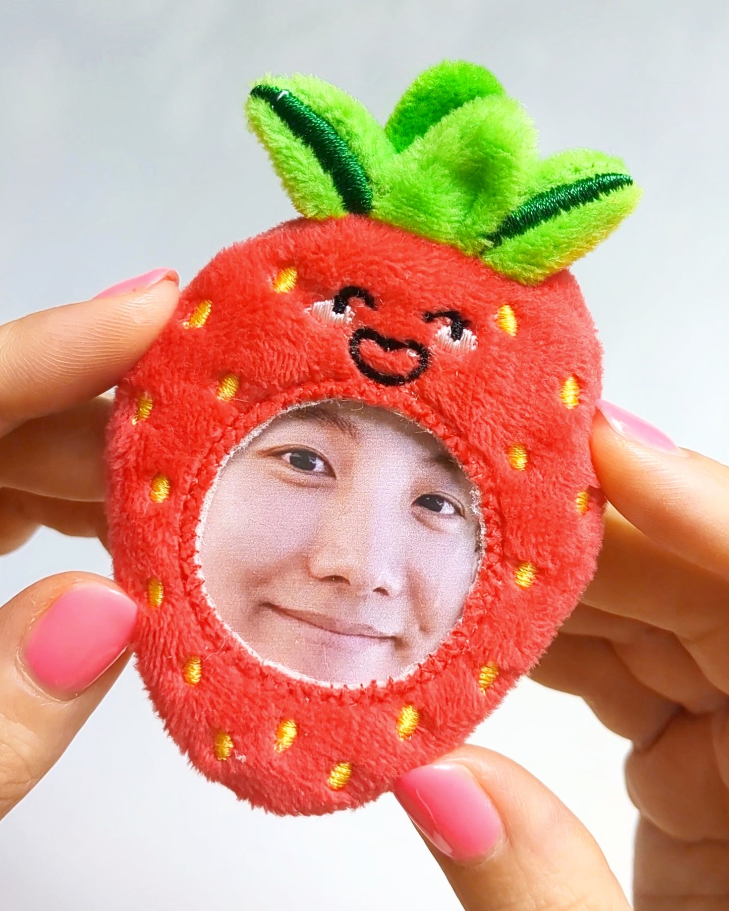 Strawberry Hobi Mini Photocard Holder